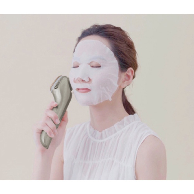 เครื่องนวดหน้า/เครื่องผลักวิตามิน Panasonic EH-ST0A-N รุ่นใหม่ล่าสุด! รับประกัน 1 ปี ไร้สายและใช้กับไฟฟ้าได้ทั่วโลก นำเข้าจาก Panasonic Japan