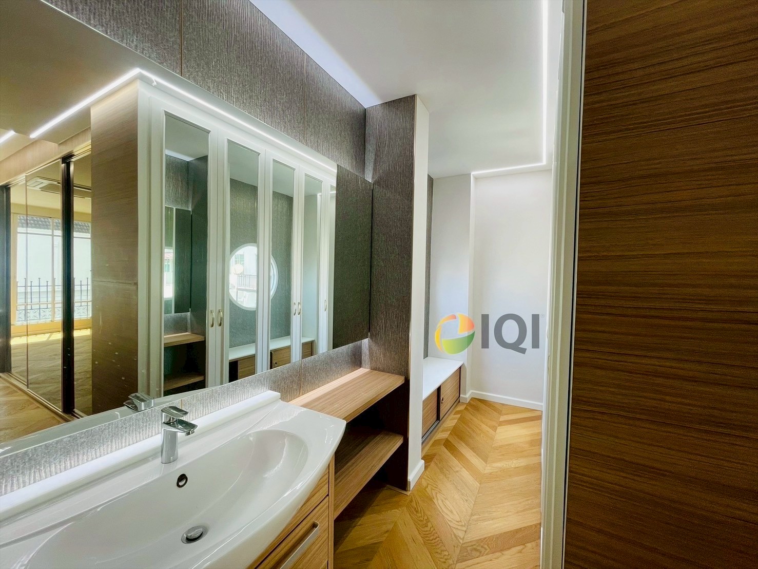 ขายทาวน์โฮม บ้านกลางกรุง ทองหล่อ ตกแต่ง แบบ (Japanese Style) ซอยสุขุมวิท 55