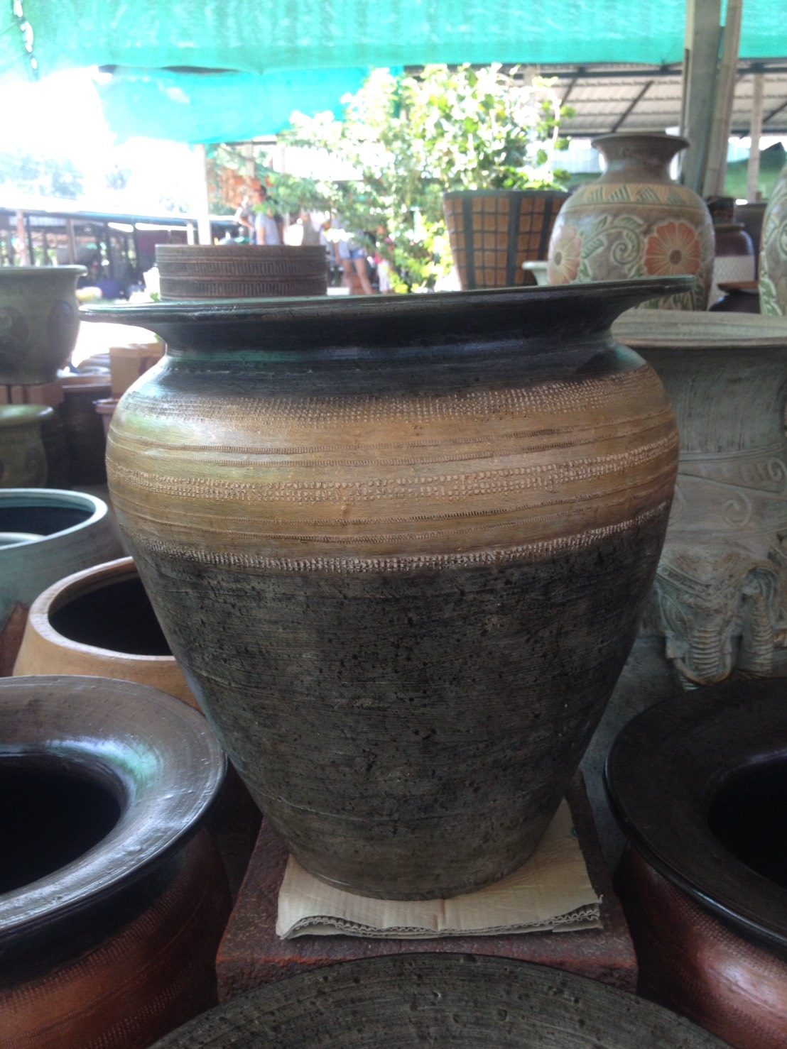 อ่างบัวทรงสูง