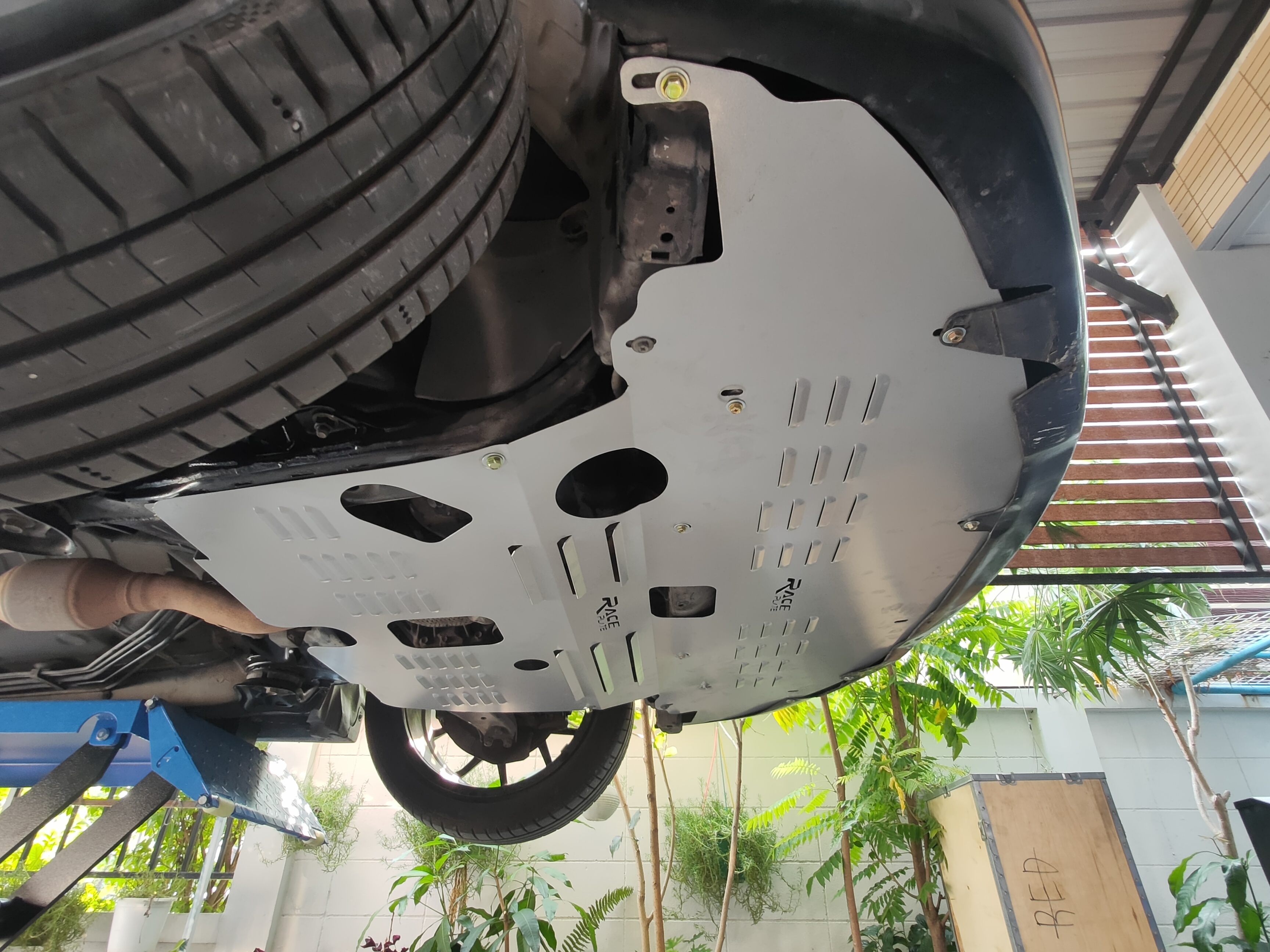 แผ่นปิดใต้ห้องเครื่องอลูมิเนียม Toyota Camry Acv40 2006-12 Raceplate_Undertray สำเนา