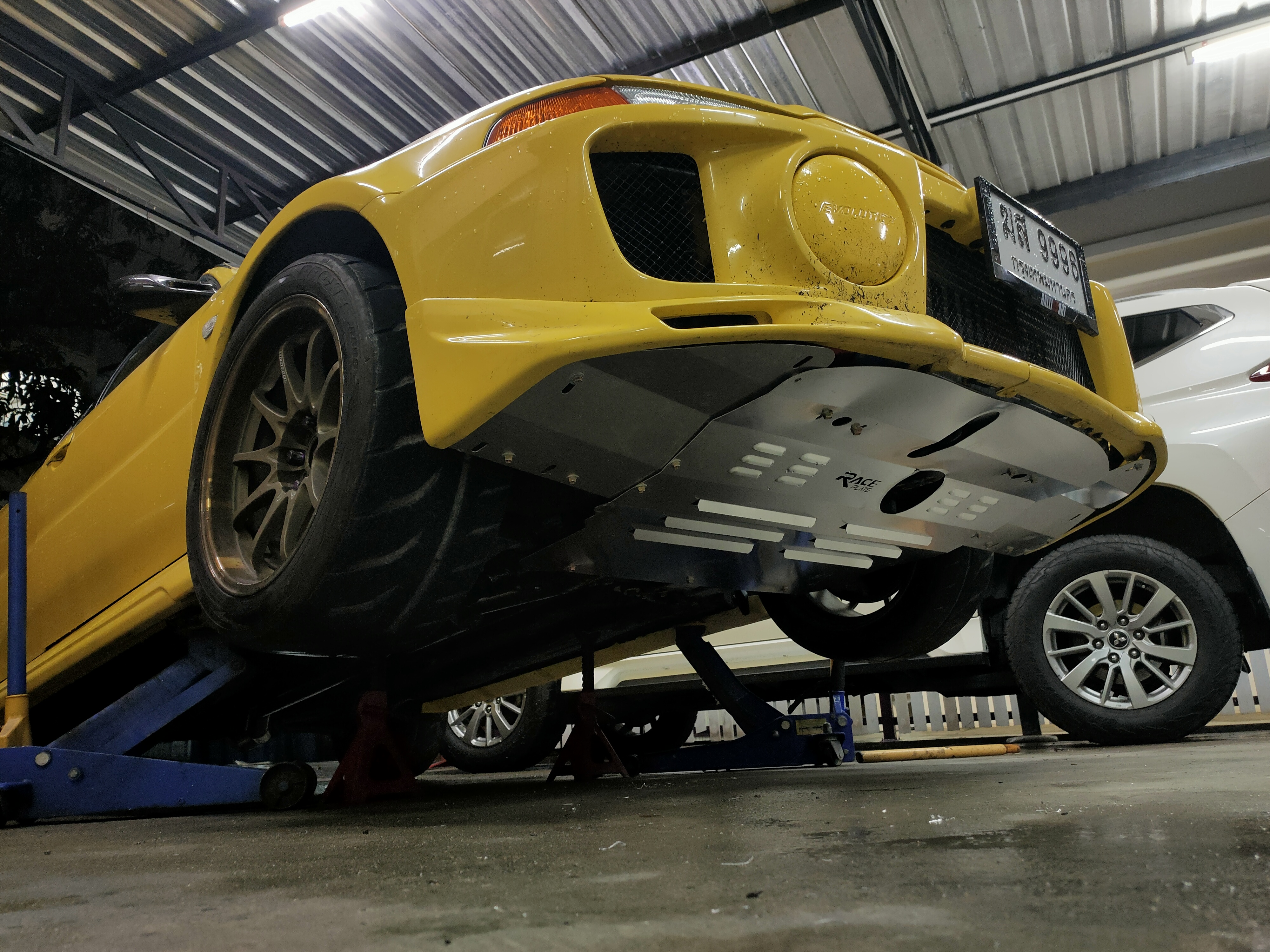 แผ่นปิดใต้ห้องเครื่องอลูมิเนียม Mitsubishi Lancer Evolution 456 Raceplate_Undertray