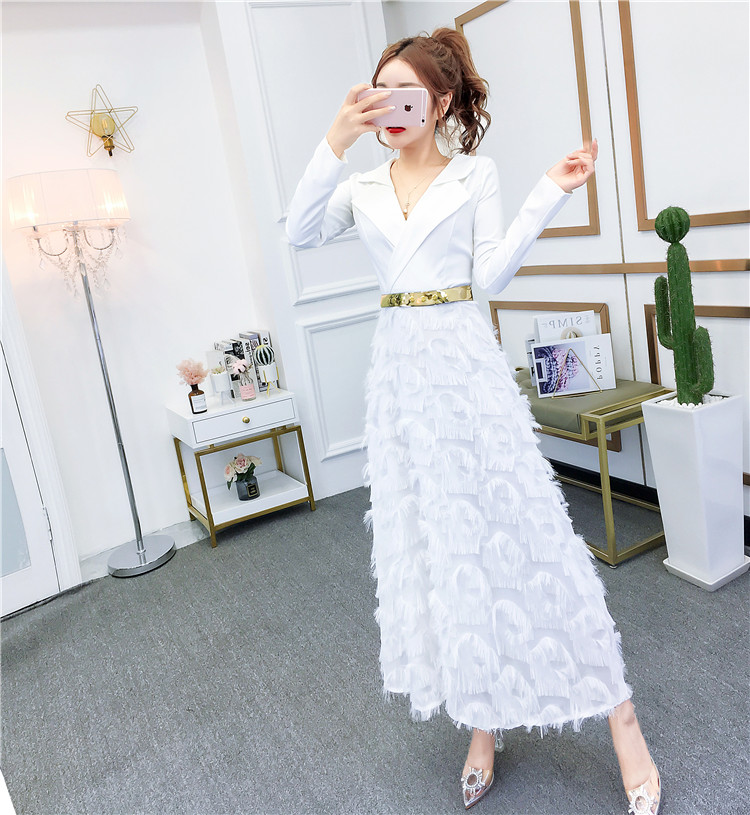 ชุดเดรสสีขาวออกงาน ไซน์คอปกขนาดใหญ่ มีเข็มขัดสีทองเงาๆๆ ให้เหมือนแบบ ส่งฟรี ems