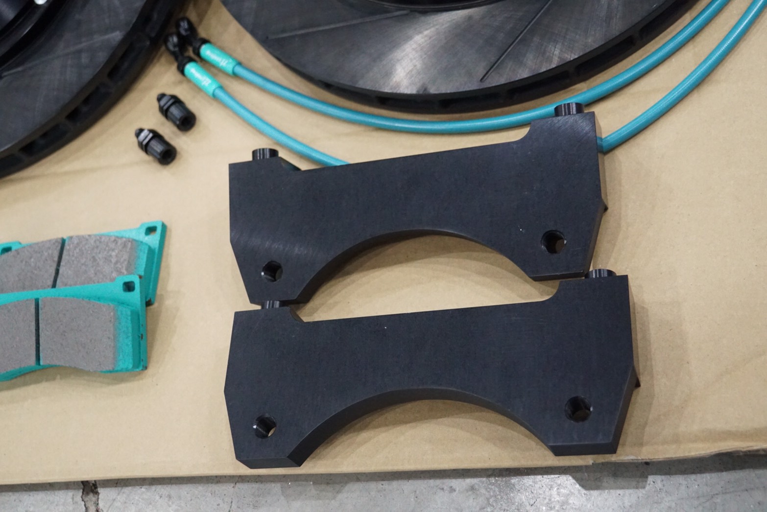 ชุดเบรคโปรเจคมิว 6พอตไดร์ ตรงรุ่น Toyota Fortuner,Revo