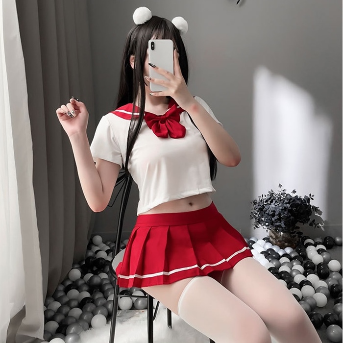 C2024 ชุดนักเรียนญี่ปุ่นเซ็กซี่ ชุดคอสเพลย์อีโรติกมาในแบบชุดนักเรียนญี่ปุ่น ประกอบด้วยเสื้อยืดแขนสั้นผ้ายืดมาพร้อมกับโบว์คล้องคอแบบติดเข็มกลัด กระโปรงบานสั้นผ้าไม่ยืดใช้ติดแบบตีนตุ๊กแกตามรูปถ่ายสินค้าจริงเลยค่ะ ***ไม่มีถุงเท้า