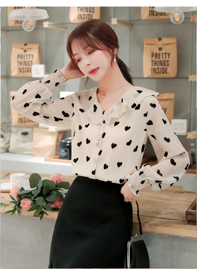 เสื้อสีครีมลายรูปหัวใจสีดำ เสื้อใส่ทำงานสวยๆๆ ส่งฟรี ems