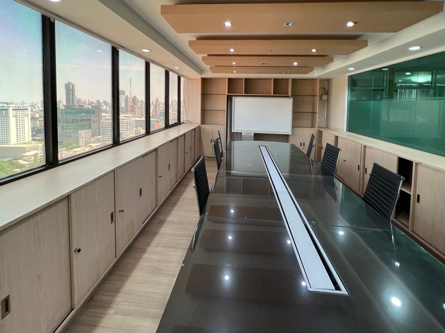 เช่า/ขาย สำนักงานอาคารชำนาญเพ็ญชาติ