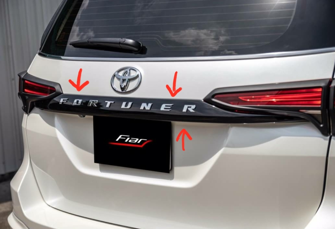 ครอบคิ้วท้ายดำเงาแบบ TRD V.2 อักษร สี แดง,ชุบเงา,ดำ