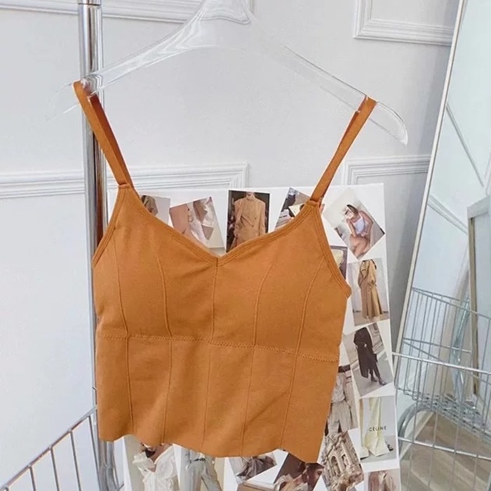 NA201 เสื้อบราสายเดี่ยวเอวลอยเซ็กซี่ จะใส่เป็นเสื้อแฟชั่นหรือเสื้อซับในก็ได้ทุกสถานการณ์ ตรงหน้าอกด้านในเป็นฟองน้ำมีช่องสามารถถอดออกได้ ตัวเสื้อเป็นผ้ายืดขยายได้ค่อนข้างดีใส่แล้วรัดรูปเข้าทรงสวยเลยค่ะ