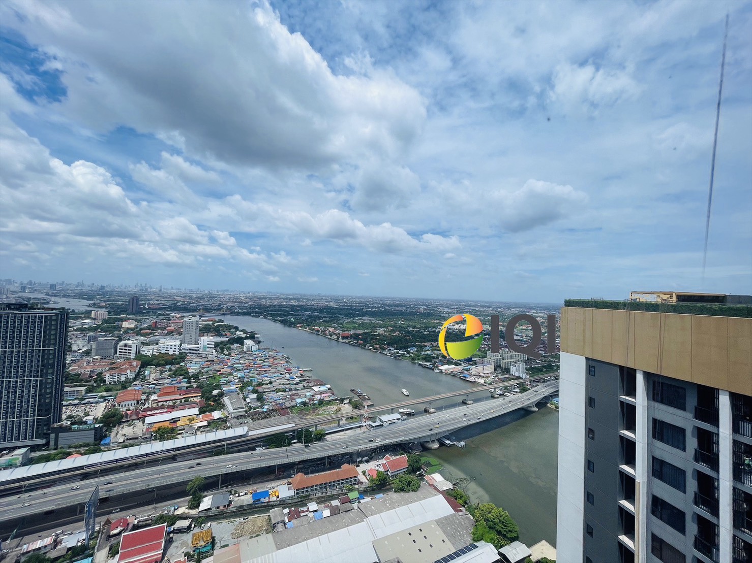 ขาย The Politan Rive (เดอะ โพลิแทน รีฟ) คอนโดริมแม่น้ำเจ้าพระยา ใกล้ MRT สะพานพระนั่งเกล้า