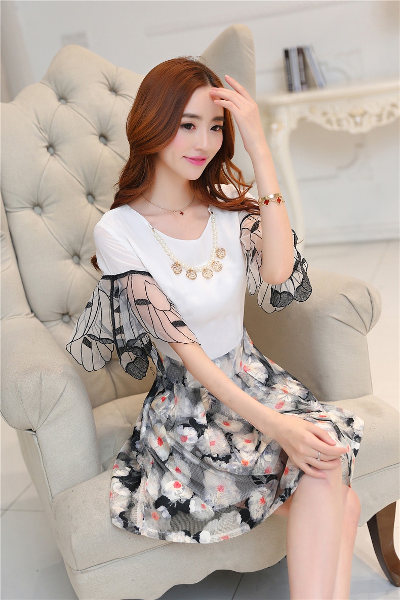 ชุดเดรสตัวเสื้อผ้าชีฟองเนื้อดีสีขาว แขนเสื้อเก๋เป็นปีกผีเสื้อ ส่งฟรี ems