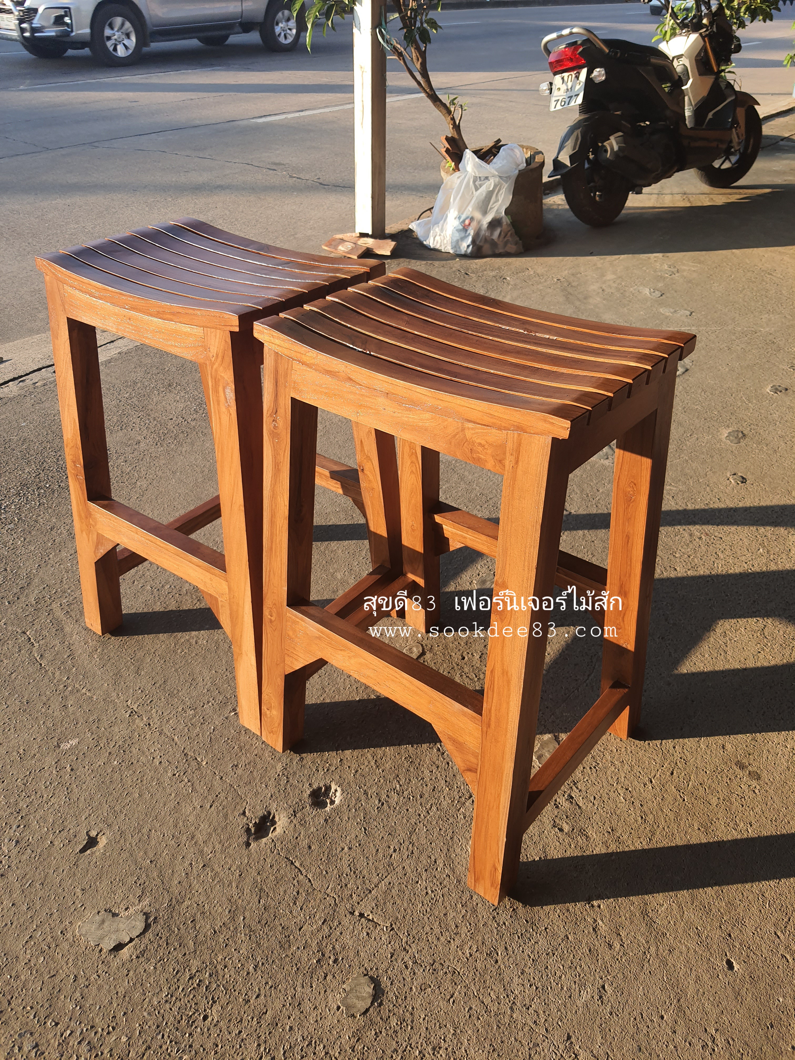 เก้าอี้บาร์ซี่แอ่น