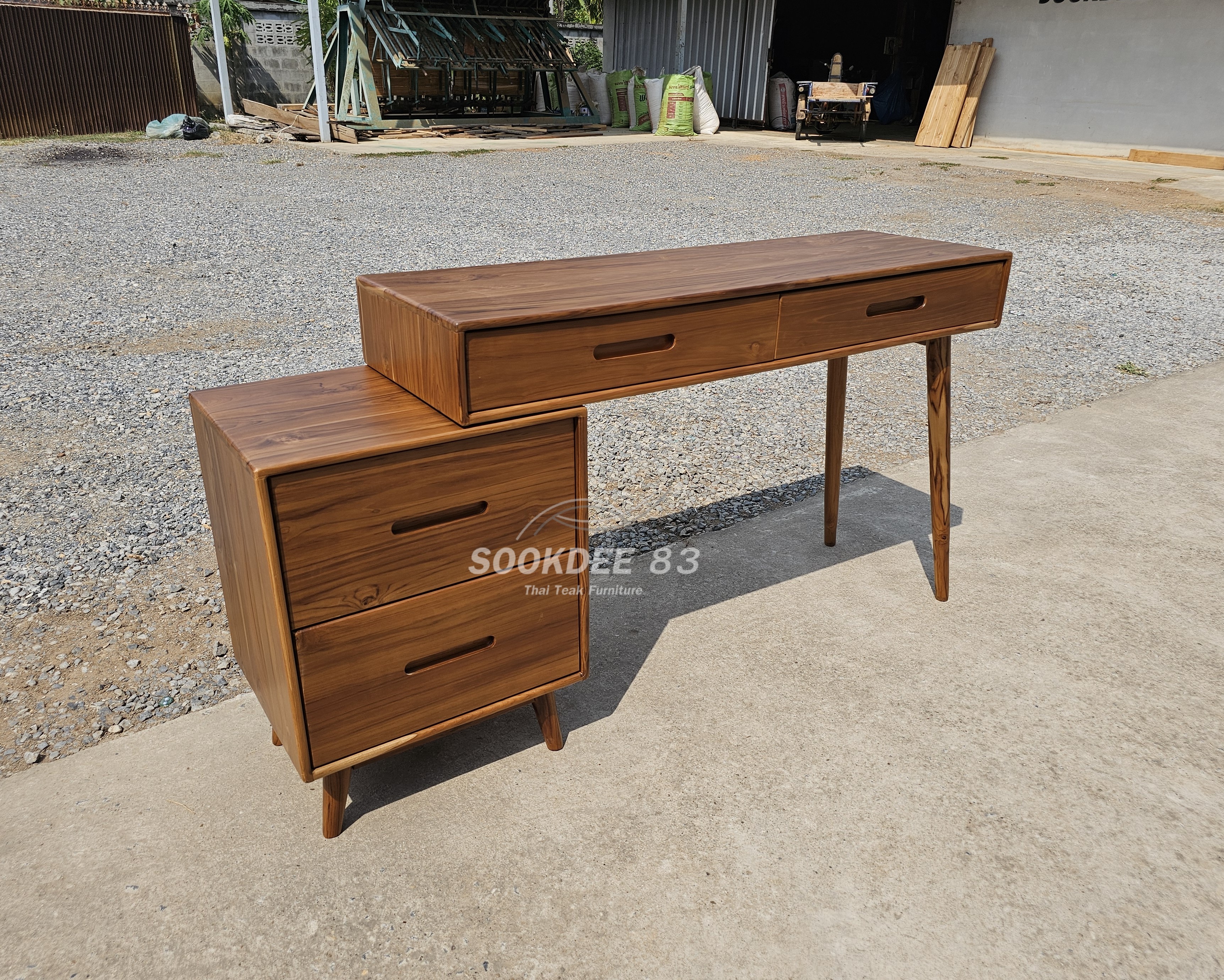 โต๊ะทำงานมินิมอล ผสมตู้ลิ้นชัก