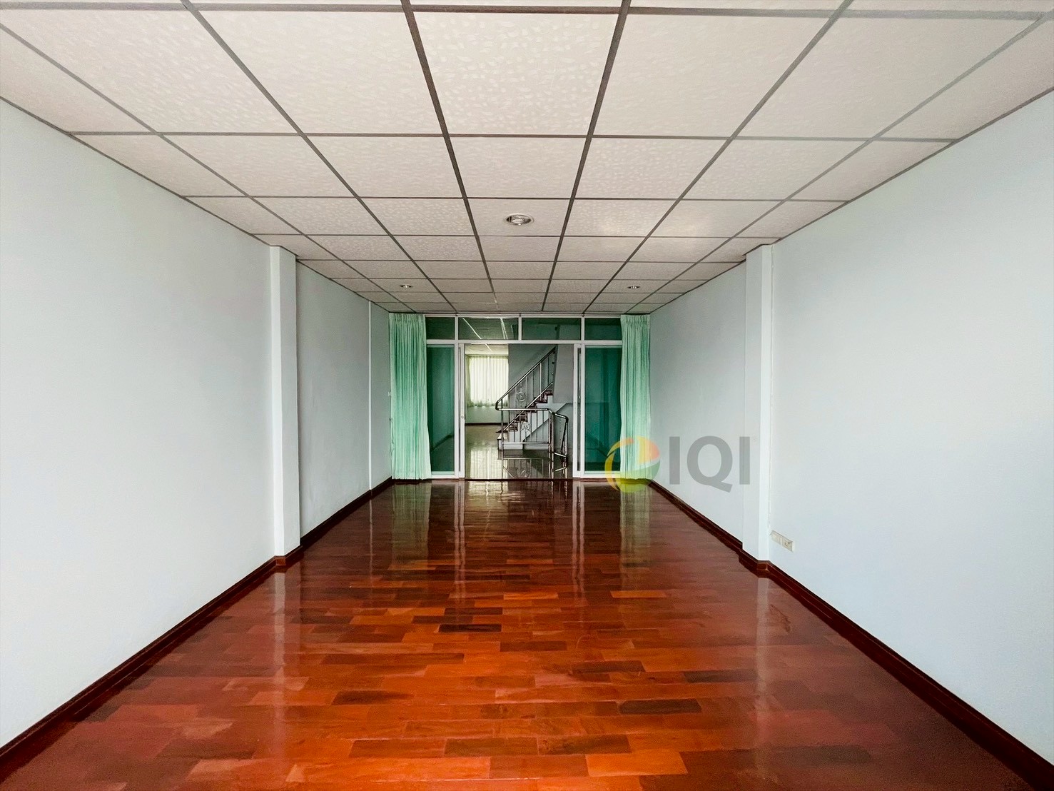 ขายอาคารพาณิชย์ 5 ชั้นครึ่ง ติดถนนอรุณอมรินทร์ ทำเลดีสามารถทำธุรกิจได้หลายอย่าง