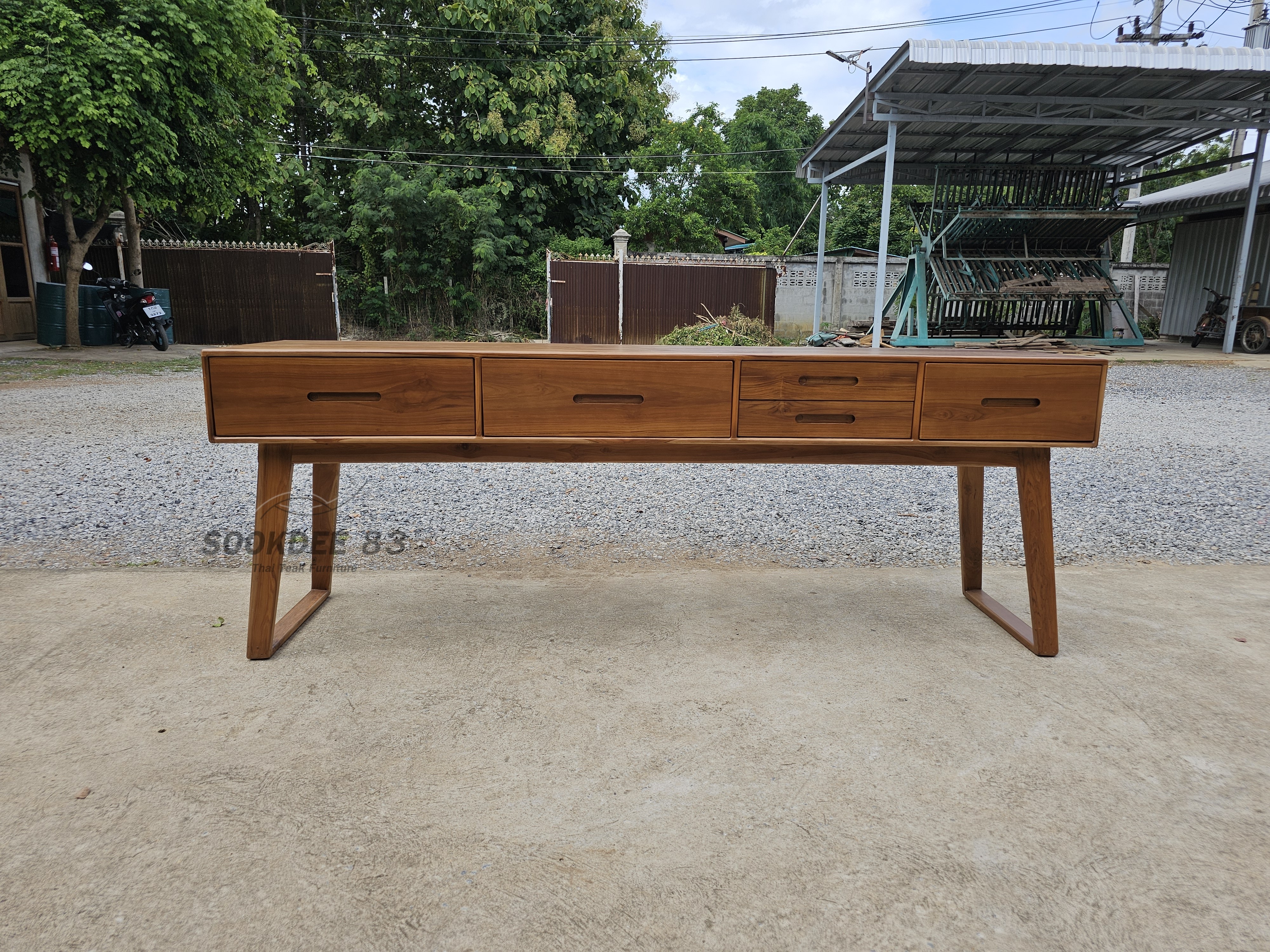 โต๊ะเขียนหนังสือขายู 2 ม.