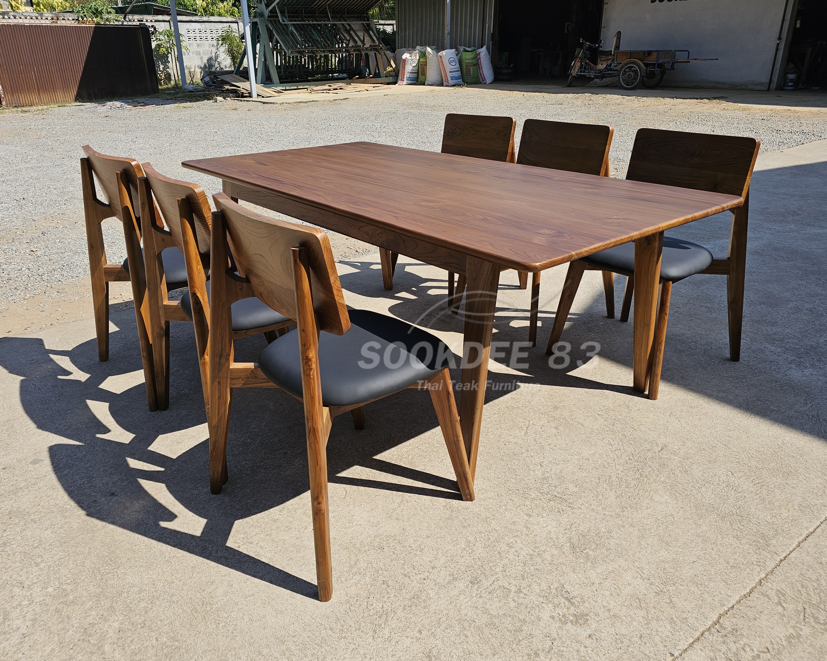 ชุดโต๊ะกินข้าวขาเฉียงมินิมอล 2 ม. เก้าอี้โรบอทมีเบาะ