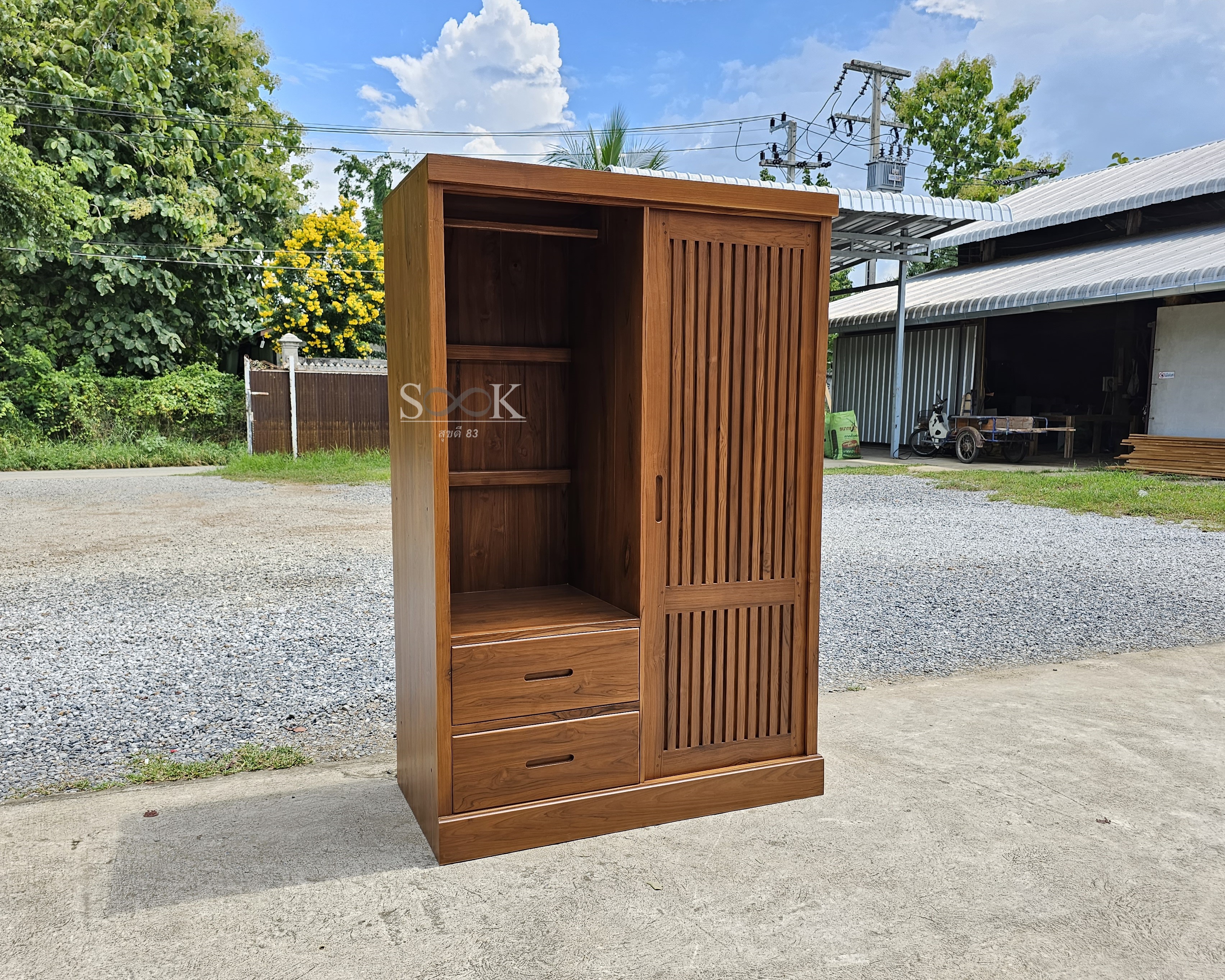 ตู้เสื้อผ้าบานเปิดซี่แบนผสมช่องโล่ง
