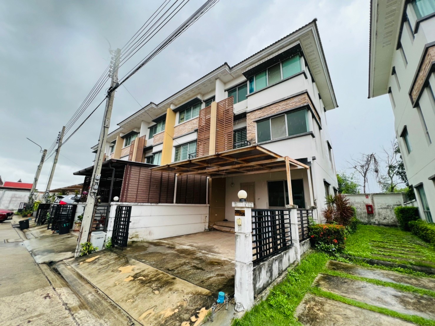 ขายทาวน์โฮม 3 ชั้น หมู่บ้าน ทาวน์ พลัส สุวรรณภูมิ