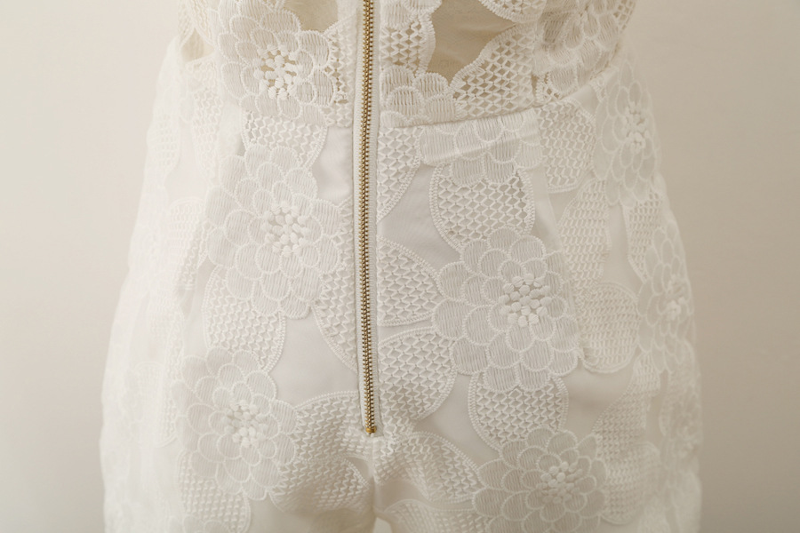 จั๊มสูทขาสั้นสีขาว ส่งฟรี ems