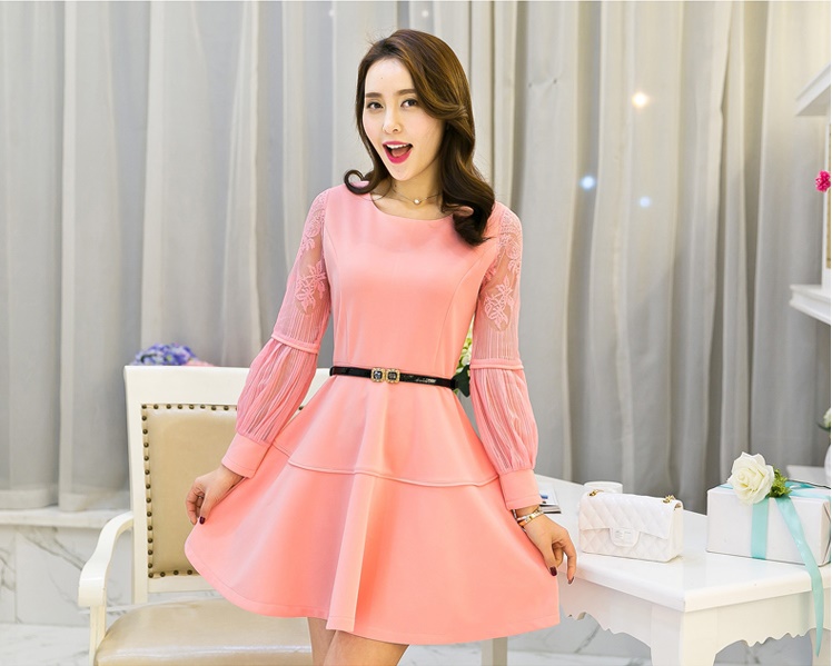 ชุดเดรสสีชมพูแขนยาว ส่งฟรี ems