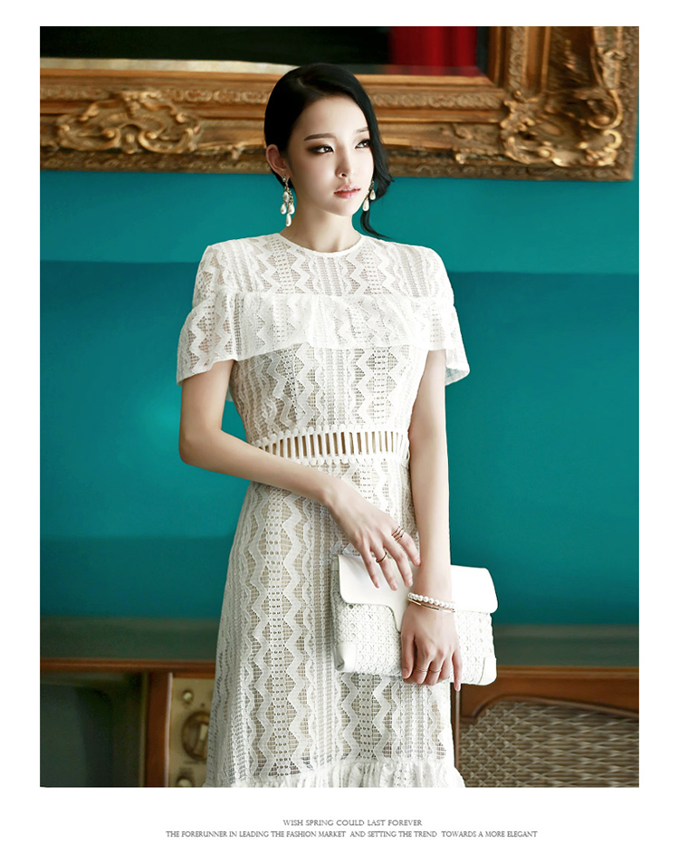 ชุดเดรสยาวผ้าลูกไม้สีขาว ส่งฟรี ems