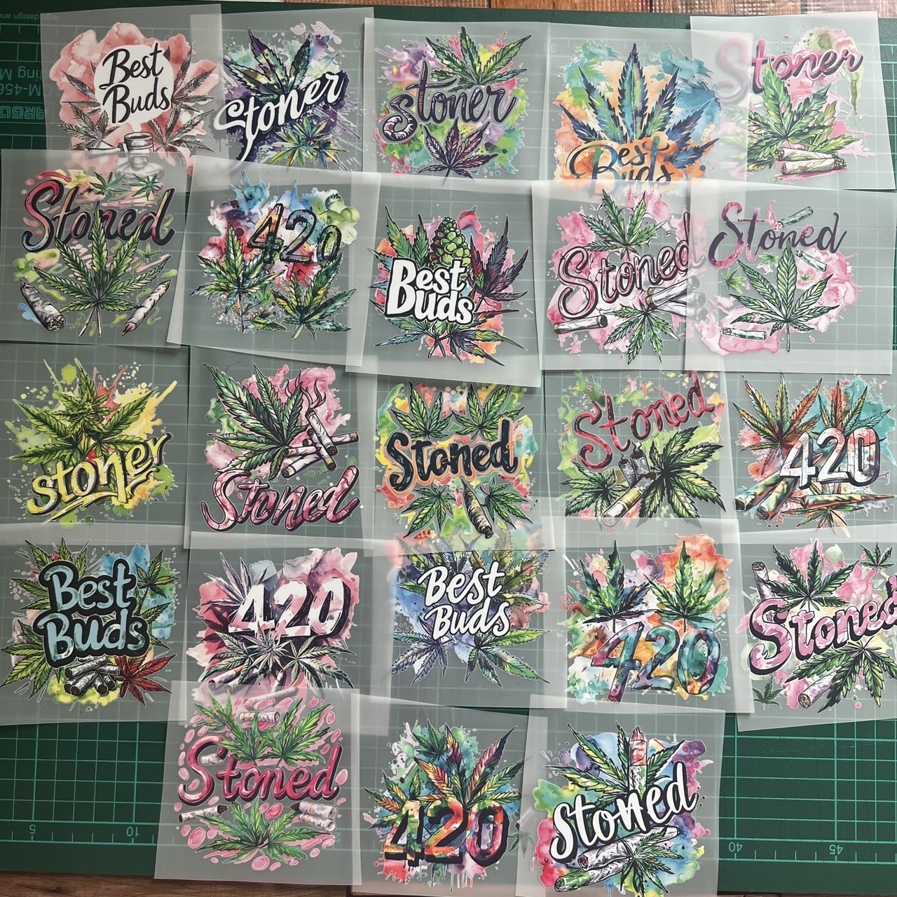 ตัวรีดติดเสื้อ ลายกัญชา ฟิลม์รีดร้อน พิมพ์ลาย สติกเกอร์รีดติดเสื้อ สกรีนลาย ฟิลม์ DFT DTF