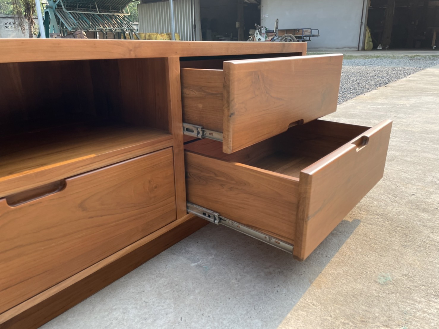 ชั้นวางทีวีห้าลิ้นชัก