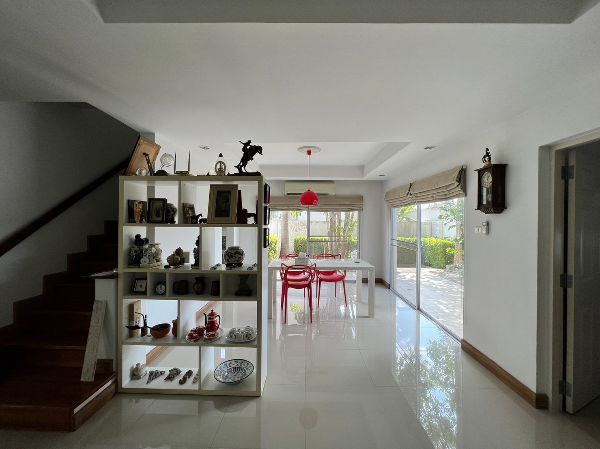 ขายด่วน บ้านเดี่ยว 2 ชั้น หมู่บ้านกลางสวน (โรงโป๊ะ) ตำบลตะเคียนเตี้ย บางละมุง ชลบุรี