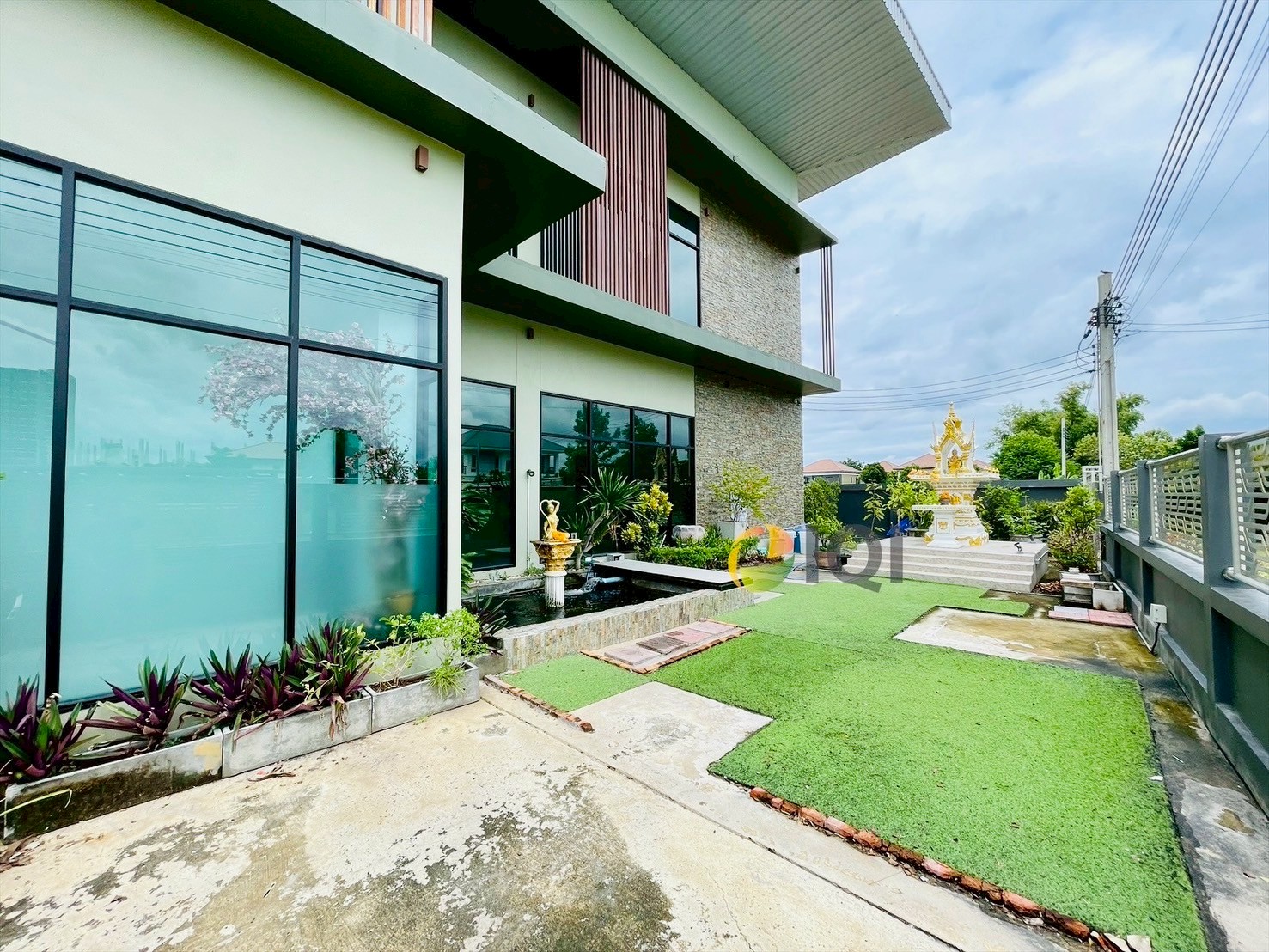 ขายที่ดินพร้อมสำนักงาน 2 ชั้นและคลังสินค้า เนื้อที่ 1 ไร่ ถนนบัวนครินทร์ บางนาตราด