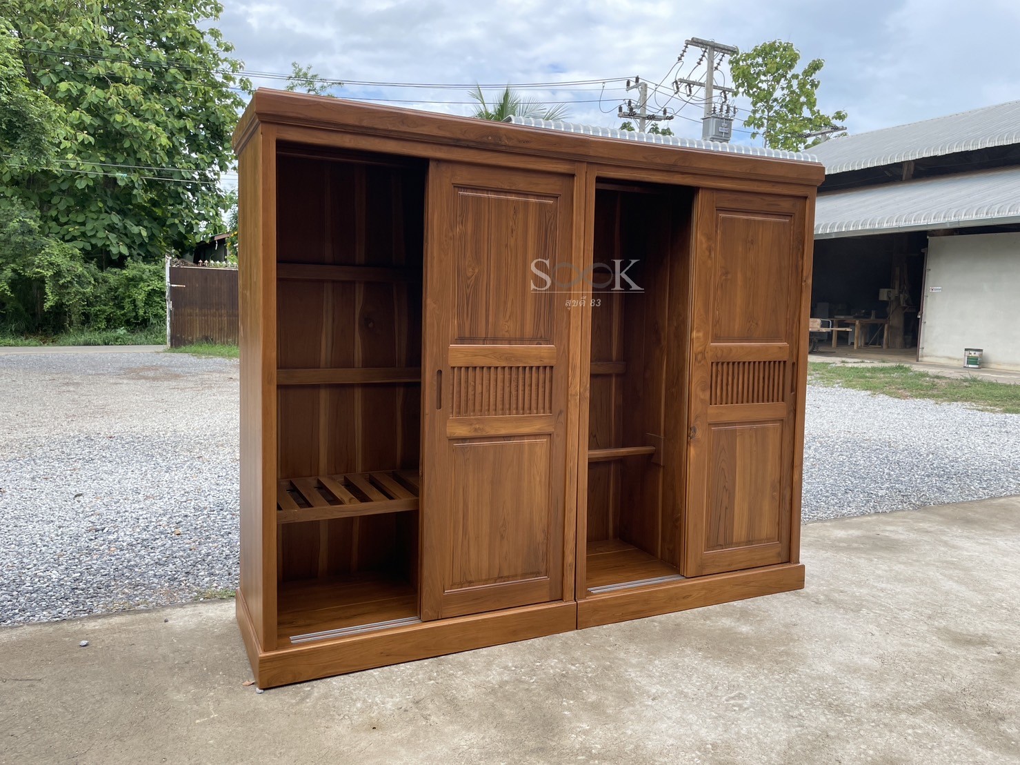 ตู้เสื้อผ้าบานเลื่อนประกบบัวเรียบ สูง 1.8 ม.