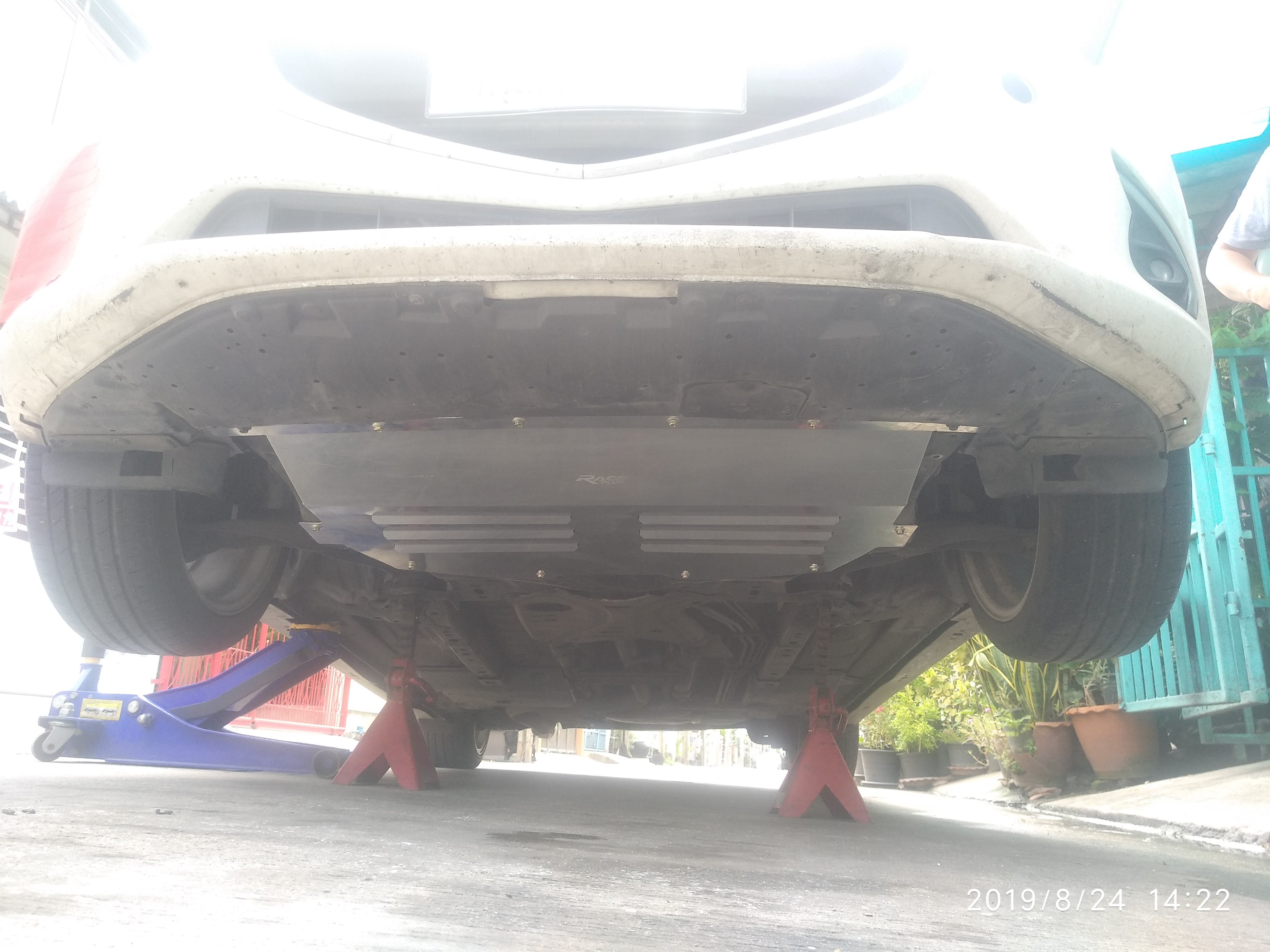 แผ่นปิดใต้ห้องเครื่องอลูมิเนียม Mazda 2 Sky Raceplate_Undertray