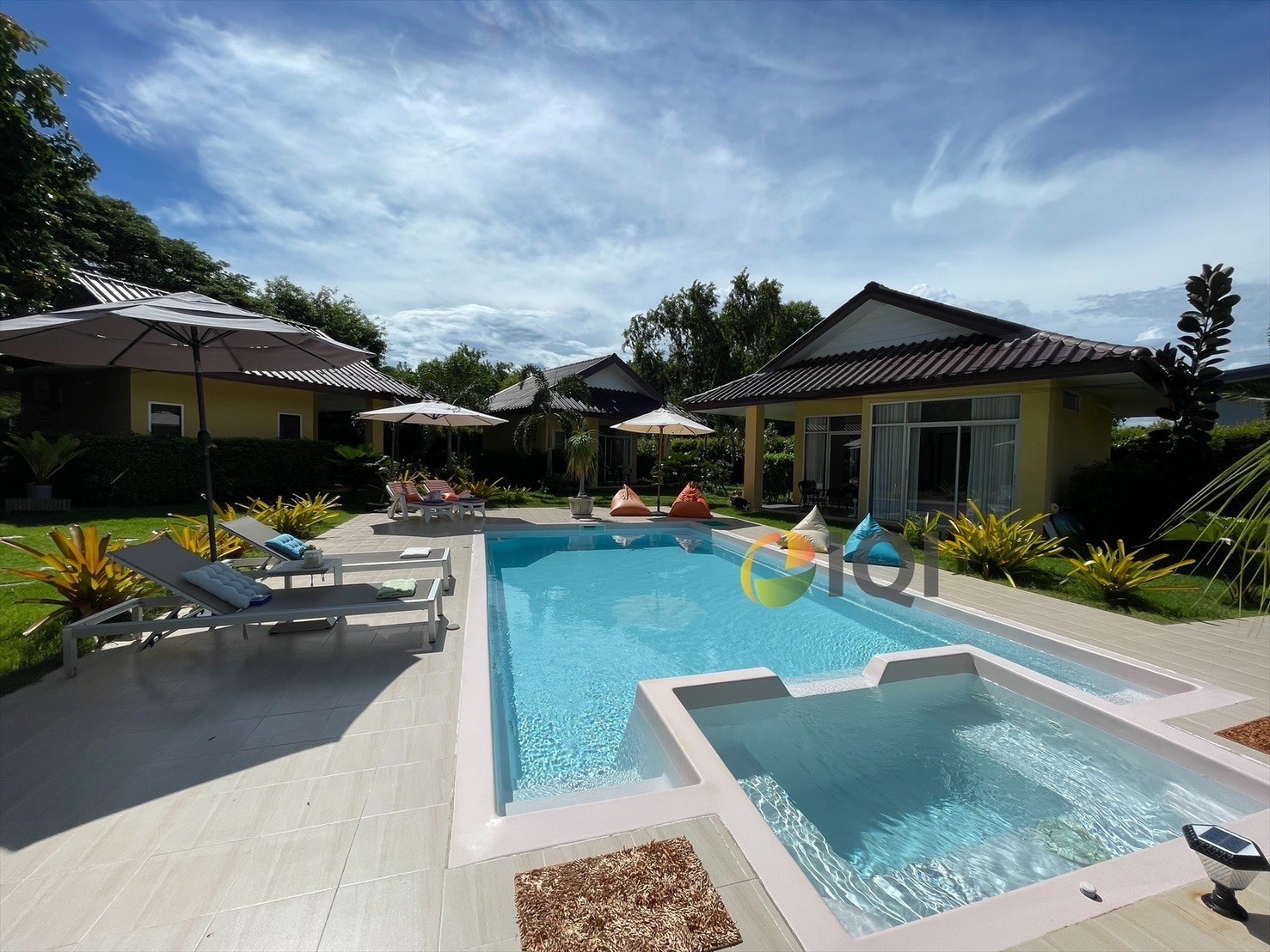 ขายรีสอร์ทบ้านพักริมทะเล อำเภอบ้านเพ จังหวัดระยอง