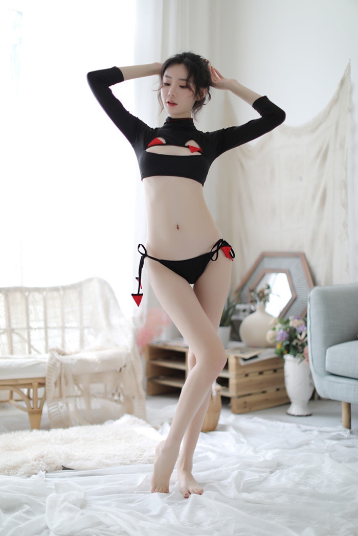 C3005 ชุดเดวิลสาวสุดเซ็กซี่ ชุดคอสเพลย์อีโรติกสไตล์ชุดปีศาจสาว ตัวเสื้อเป็นผ้ายืดแขนยาวสีดำด้านหน้าเปิดเว้าเป็นช่อง มาพร้อมกับกางเกงในแบบผูกข้างตามรูปถ่ายสินค้าจริงเลยค่ะ