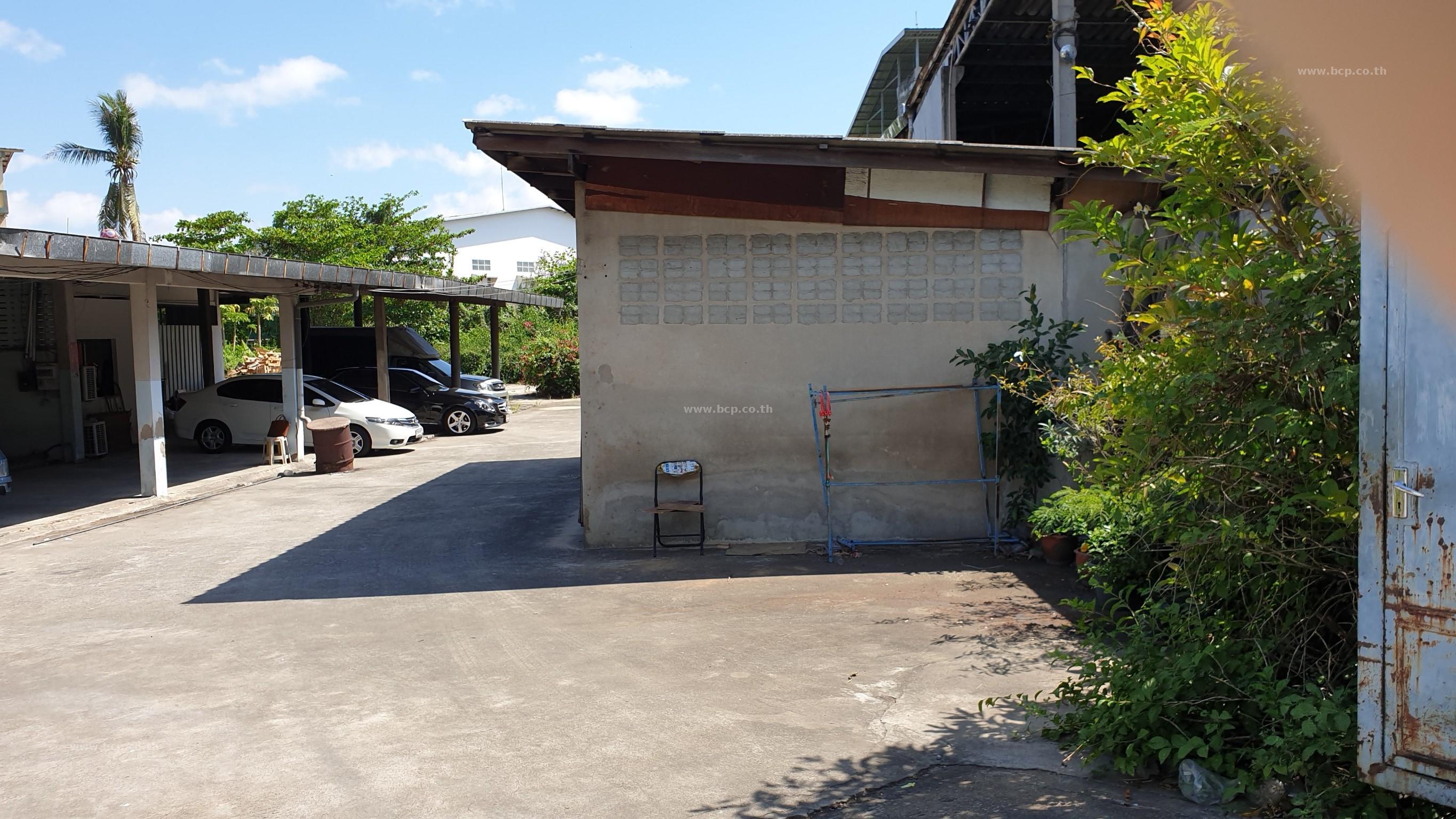 ขายที่ดินพร้อมสิ่งปลูกสร้าง มี 2 แปลง ซอยสุขสวัสดิ์ 68