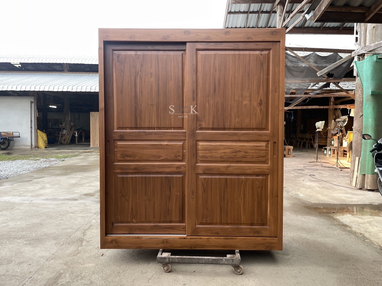 ตู้เสื้อผ้าโมเดิร์น มีชั้นพับผ้า