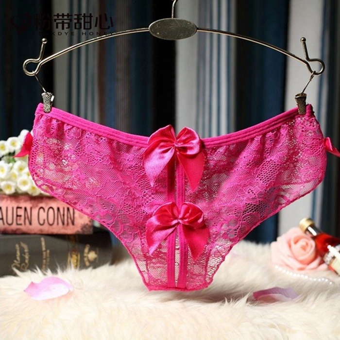 NA063 กางเกงในเซ็กซี่ กางเกงในเอวต่ำเป็นผ้าลูกไม้บางๆเนื้อนิ่ม รุ่นนี้เป็นแบบเปิดเป้าด้านหน้าประดับโบว์สวยๆตามภาพสินค้าจริงเลยค่ะ ***เอวต่ำพอดีหุ่น