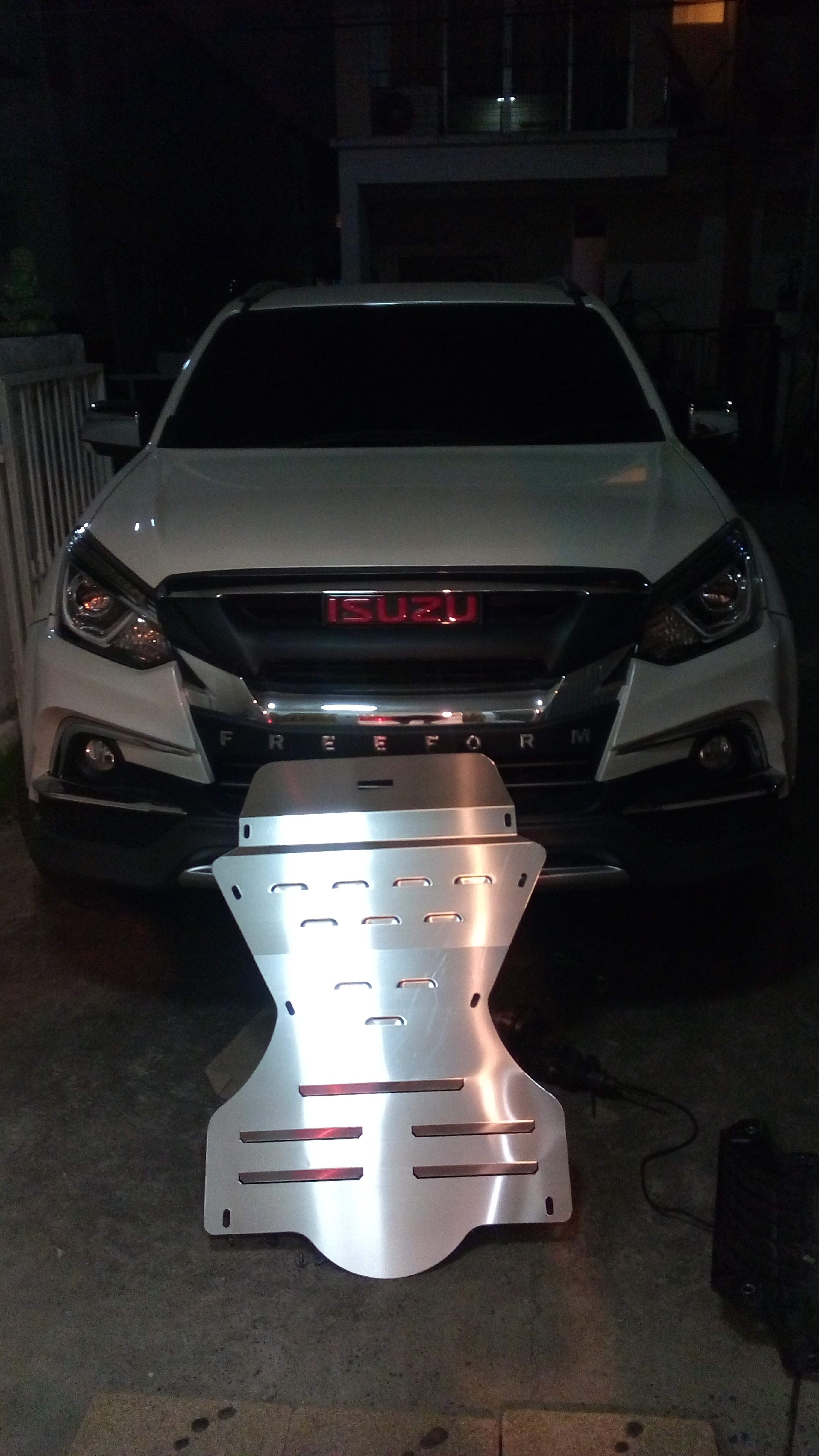 แผ่นปิดใต้ห้องเครื่องอลูมิเนียม Isuzu All New , Mu-X Raceplate_Undertray
