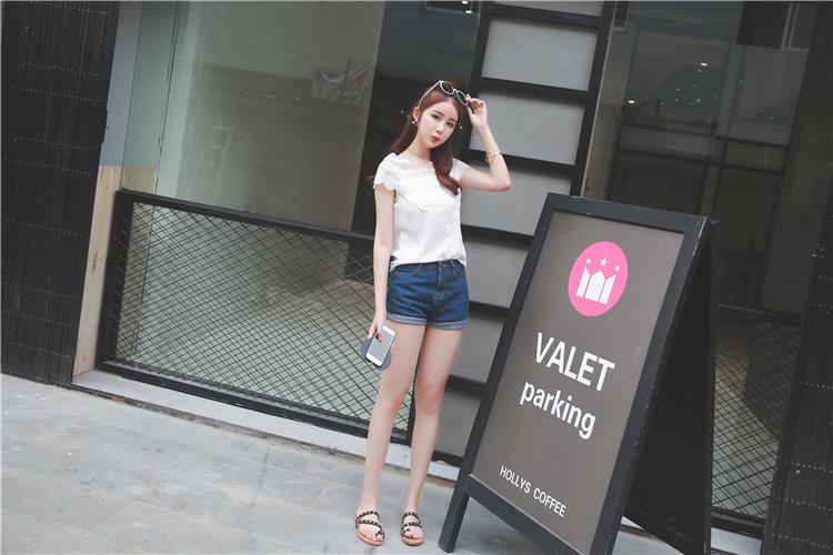 เสื้อผ้าชีฟองสีขาว ส่งฟรี ems