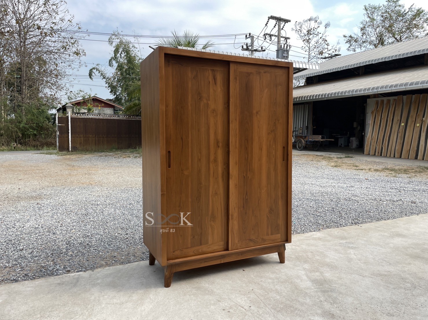 ตู้เสื้อผ้าบานสไลด์โมเดิร์น มีขา สูง 1.8 ม.