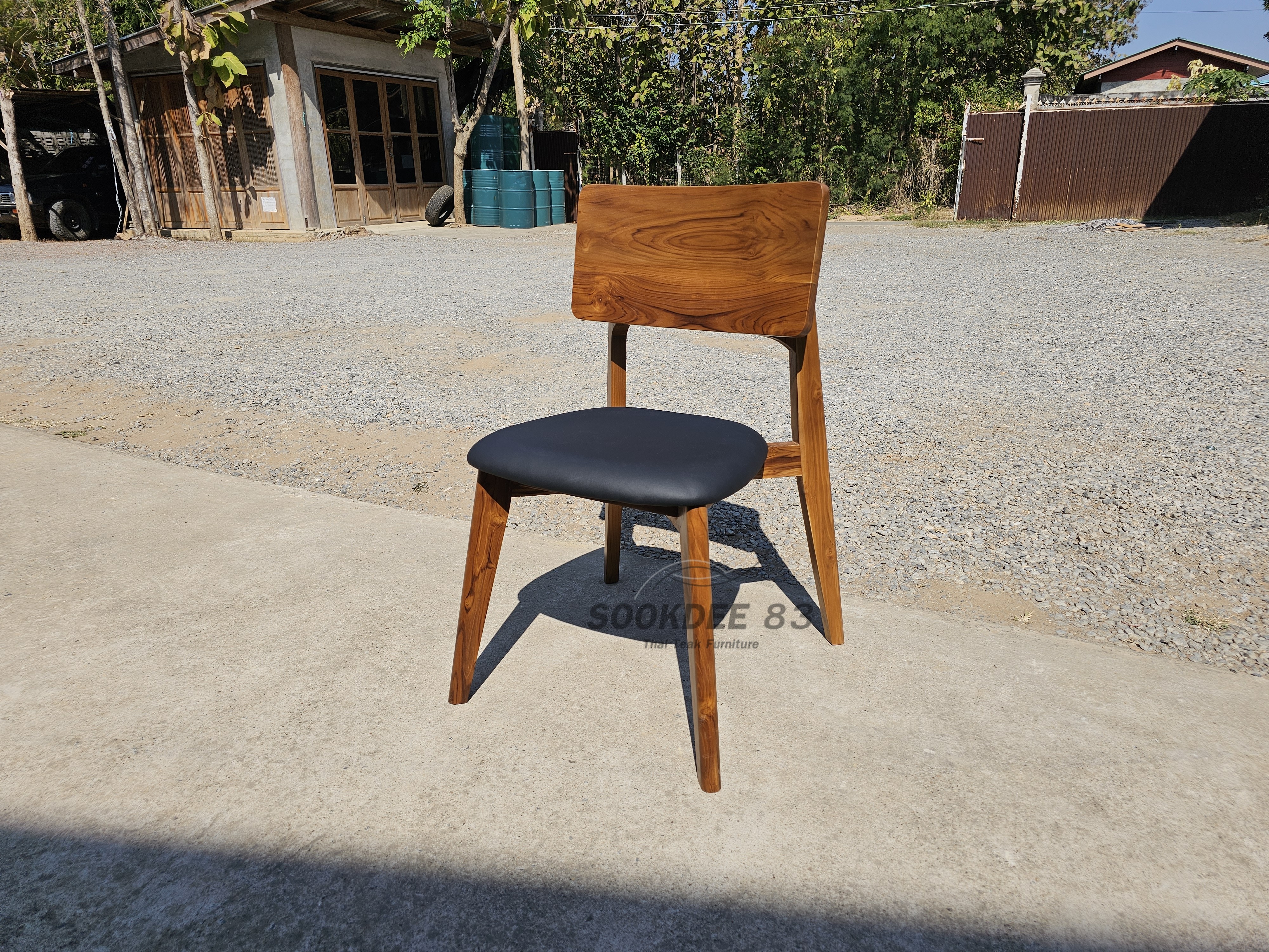 เก้าอี้โรบอทขาเหลี่ยมมีเบาะ