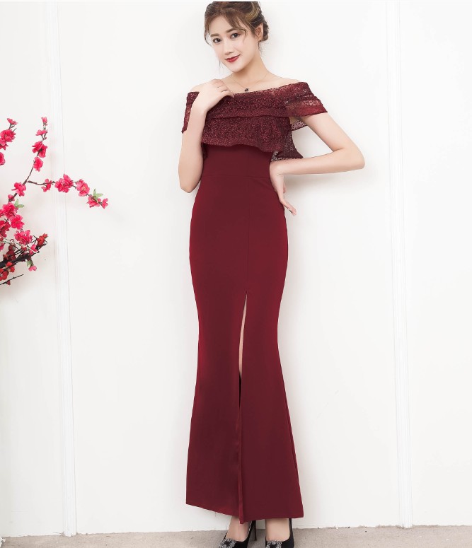 ชุดราตรีสีไวน์แดง ดีไซน์เปิดไหล่ ปิดต้นแขน ส่งฟรี ems