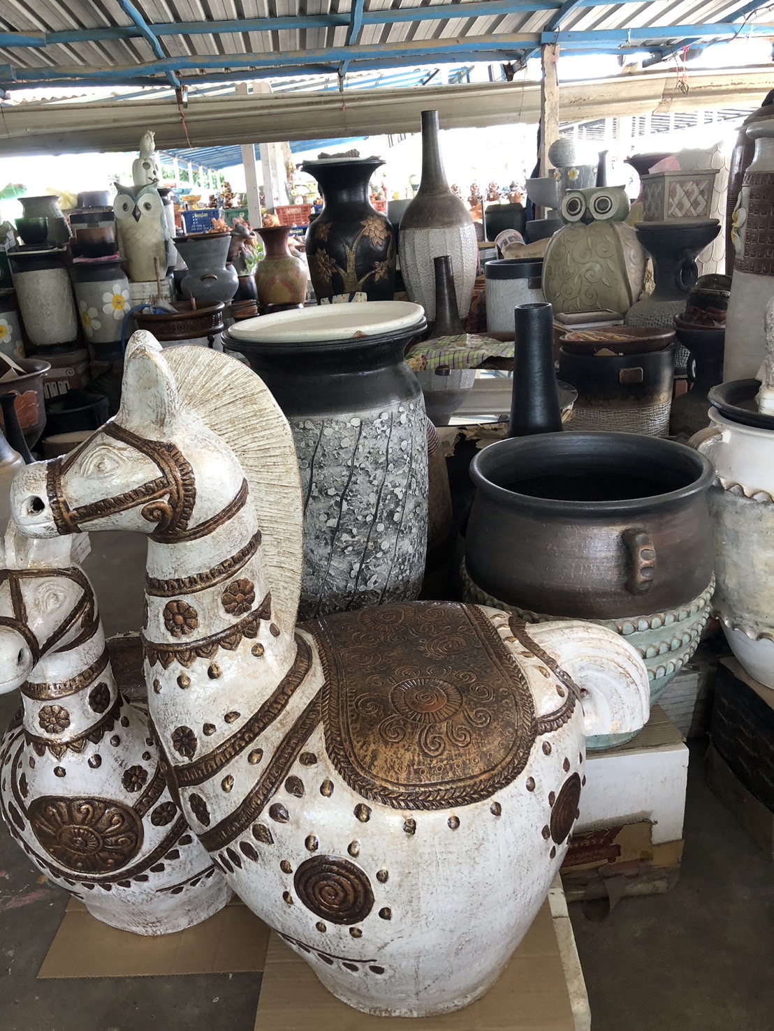 เก้าอี้ม้านั่่ง