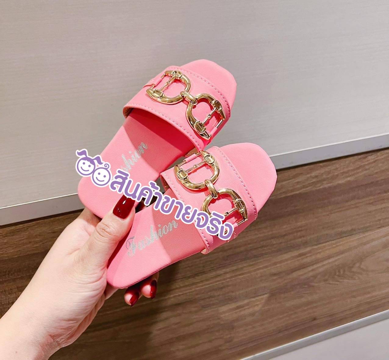 SD01 รองเท้าD....D. มีสีเดียวนะจ๊ะสีชมพูแสนหวาน วัสดุ ทองเงาคาด