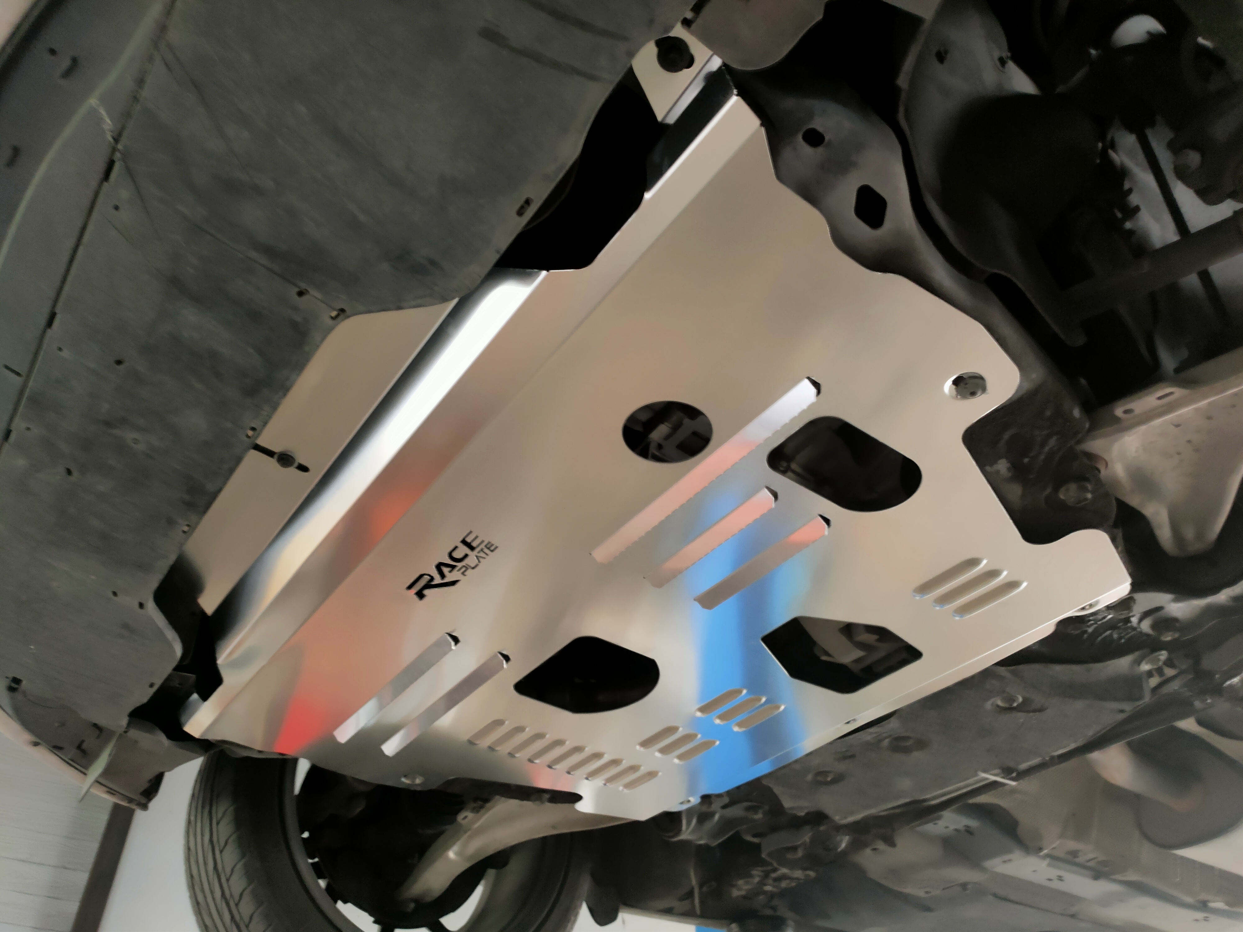 แผ่นปิดใต้ห้องเครื่องอลูมิเนียม Volvo S60 Raceplate_Undertray