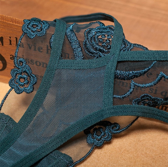 NA013 จีสตริงเซ็กซี่ จีสตริงผ้าซีทรูปักลายลูกไม้ตรงขอบยางยืดดีไซน์เส้นคู่สวยๆตามรูปถ่ายสินค้าจริงเลยค่ะ