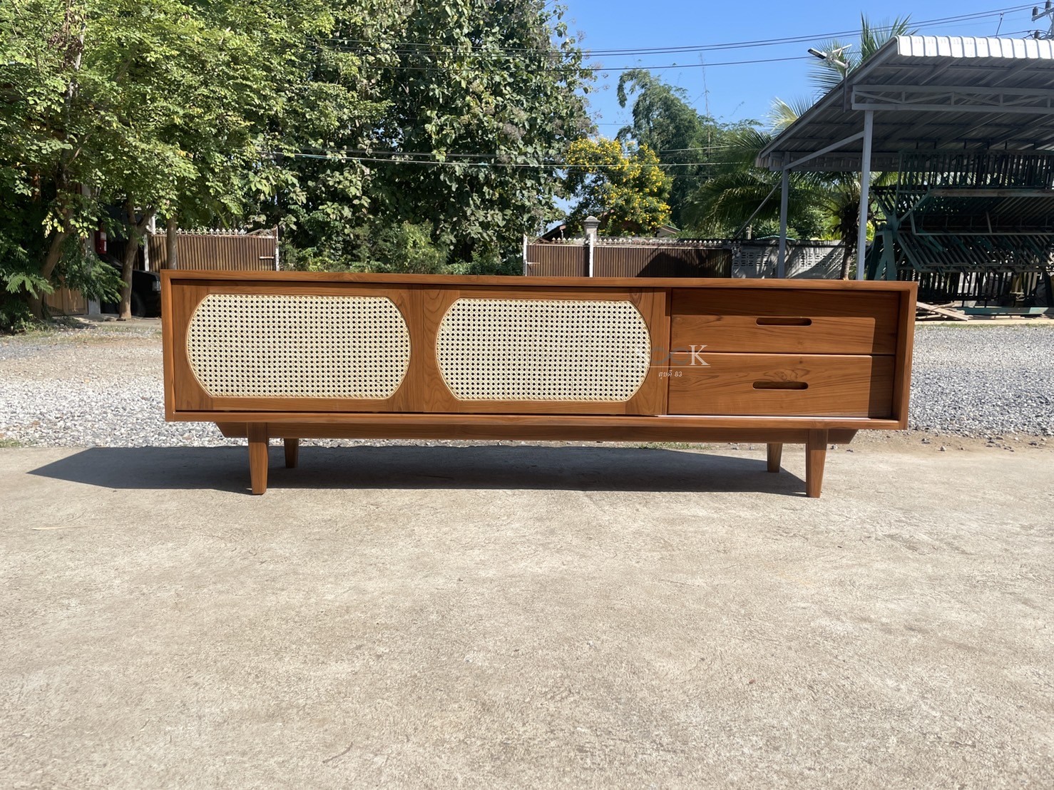 ไซด์บอร์ดบานหวายสไลด์