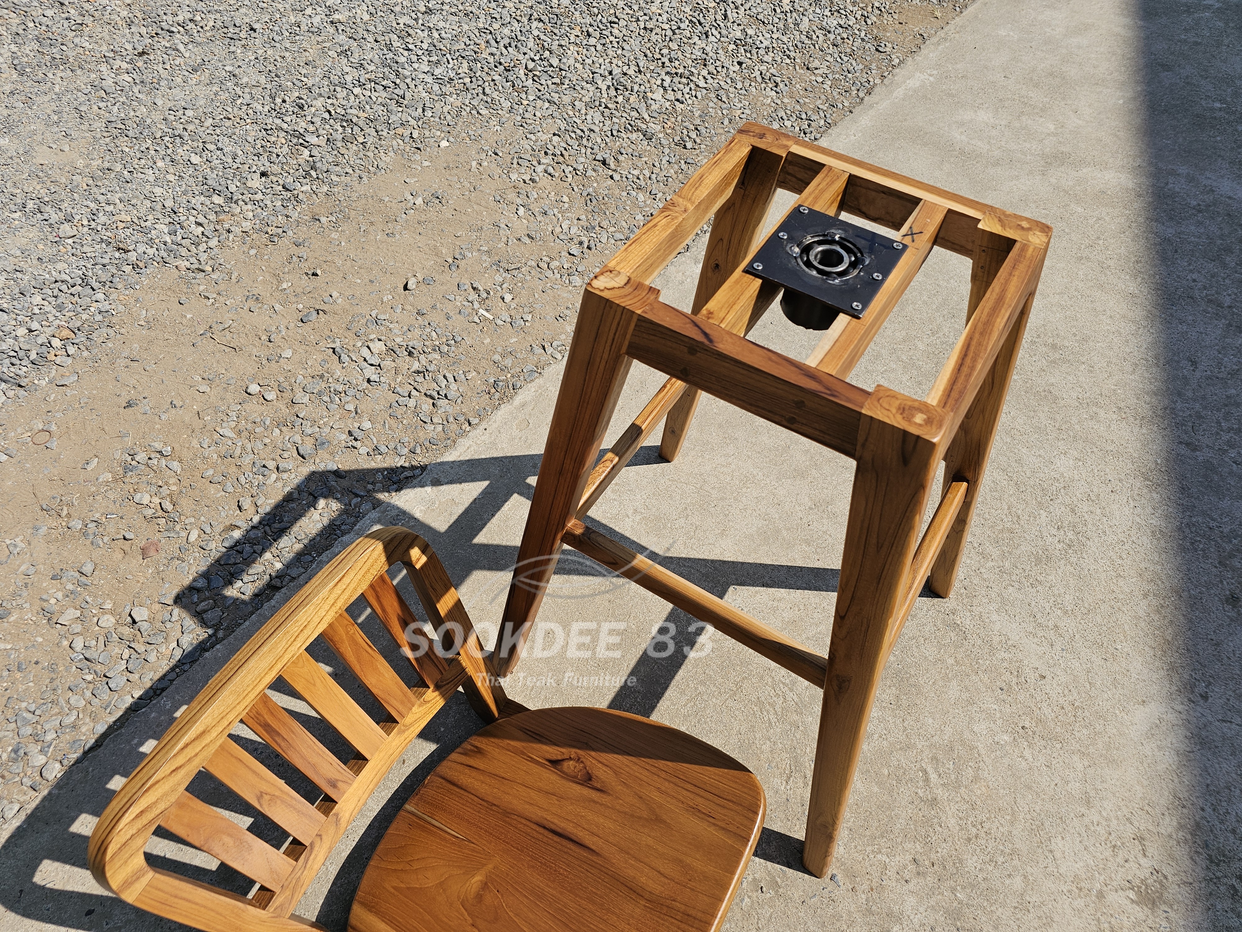 เก้าอี้บาร์หมุนมินิมอลมาลี