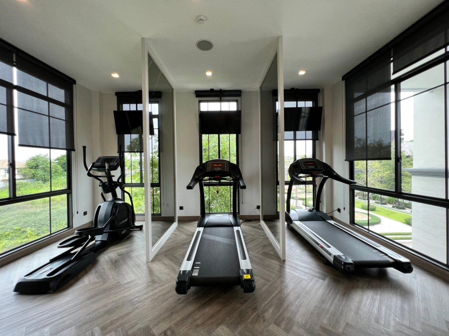 ขาย บ้านใหม่ แบบ BARE SHELL ไม่เคยเข้าอยู่ โครงการ Grand Bangkok Boulevard บางนา-อ่อนนุช