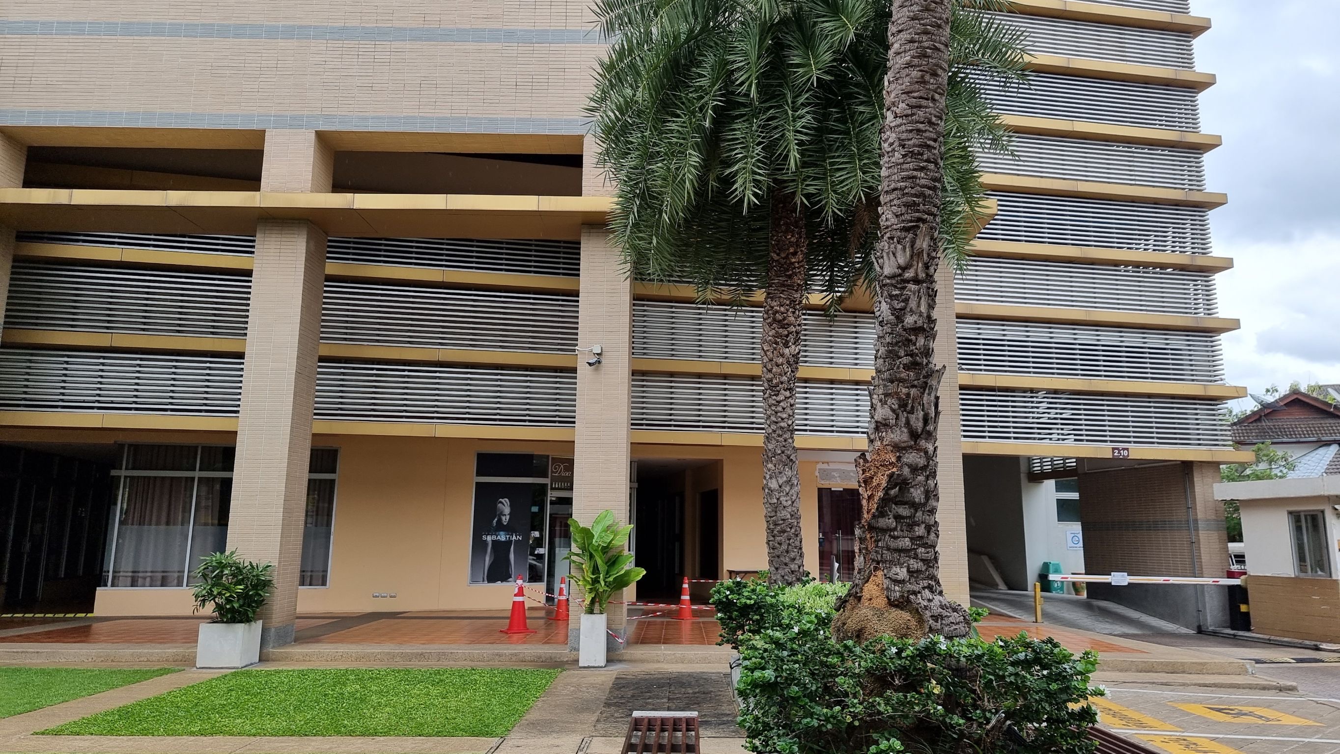 ขายคอนโด Lerrich Condo สาธุประดิษฐ์ 41