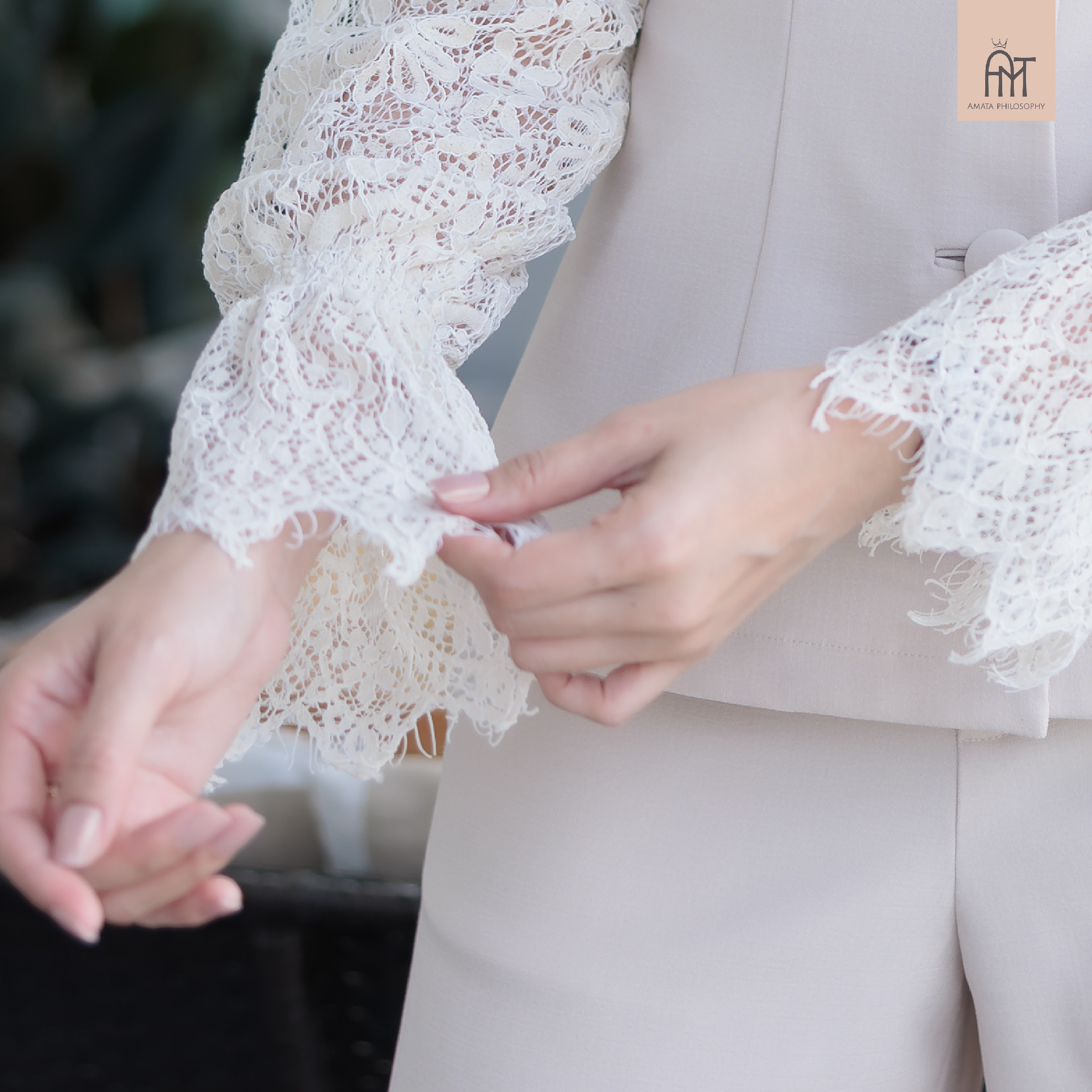 AMATA เสื้อ BOARDWAY สีครีมเบจ