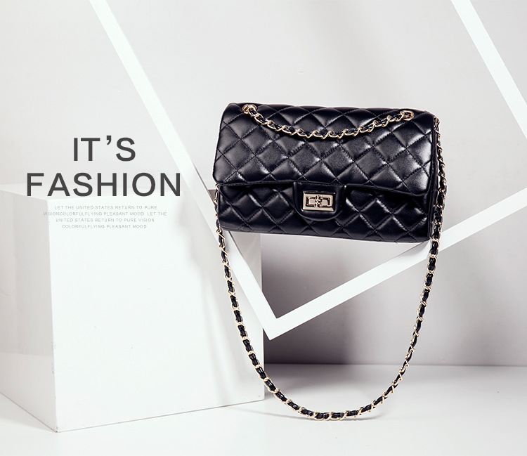กระเป๋าหนัง PU รุ่น Classic 10.5" Black (โซ่ทองร้อยหนัง)